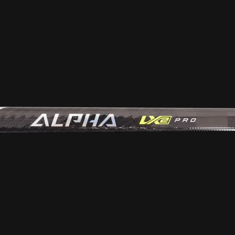 Alpha LX2 Pro Stick - 23/24, hockeyklubba, medel - Intermediateklubbor - Alpha LX2 Pro Stick - 23/24, hockeyklubba, medel