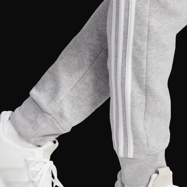 Essentials Fleece 3-Stripes Tapered Cuff Joggers, joggingbyxor, herr - Fritidsbyxor - Essentials Fleece 3-Stripes Tapered Cuff Joggers, joggingbyxor, herr