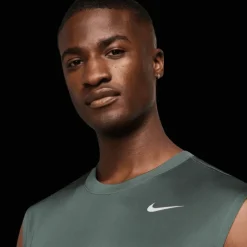 Nike Dri-FIT Legend Sleeveless Fitness T-Shirt, linne herr - Linnen - Nike Dri-FIT Legend Sleeveless Fitness T-Shirt, linne herr